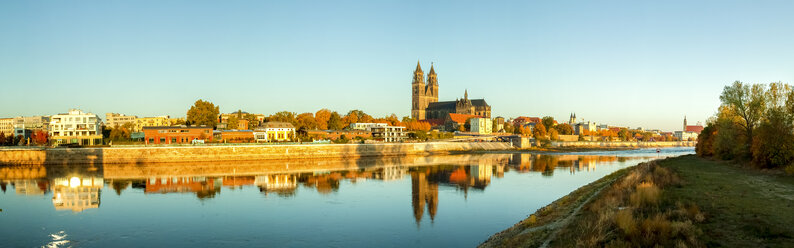 Germany, Saxony-Anhalt, Magdeburg, Cathedral of Magdeburg and Elbe river - PUF01338