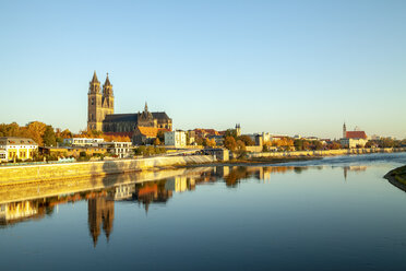 Germany, Saxony-Anhalt, Magdeburg, Cathedral of Magdeburg and Elbe river - PUF01339