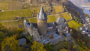 Deutschland, Bracharach, Luftbild der Burg Stahleck - AM06251