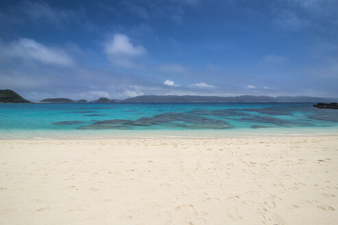 Japan, Okinawa-Inseln, Kerama-Inseln, Zamami-Insel, Ostchinesisches Meer, Furuzamami-Strand - RUNF00265