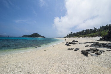 Japan, Okinawa-Inseln, Kerama-Inseln, Zamami-Insel, Ostchinesisches Meer, Furuzamami-Strand - RUNF00266