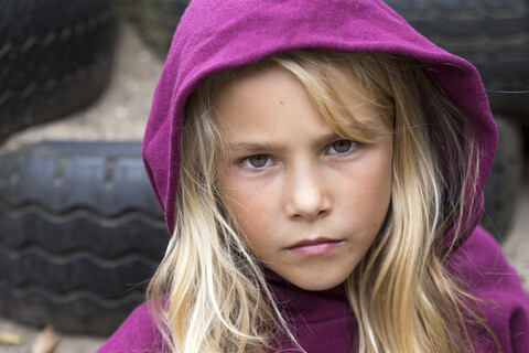 Porträt eines unglücklichen blonden Mädchens, lizenzfreies Stockfoto