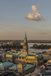 Germany, Hamburg, Alster lakes and Hamburg city hall - KEBF00989