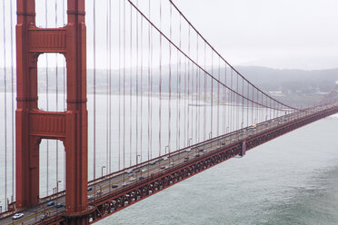 Blick von oben auf die Golden Gate Bridge - CAVF57066