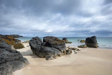 Vereinigtes Königreich, Schottland, Sutherland, Durness, Sango Sands, felsige Küste - ELF01965