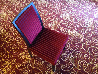 Stuhl in einem Zimmer - WWF04515