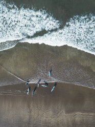 Indonesia, Bali, Kuta beach, surfers - KNTF02411