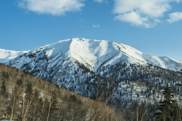 Hokkaido, schneebedeckter Berg im Daisetsuzan-Nationalpark - RUNF00297