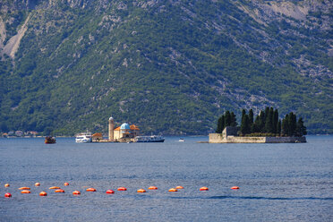 Montenegro, Bay of Kotor, near Perast, Islands St. Georg, Sveti Dorde and St. Marien, Gospa od Skrpjela - SIEF08157