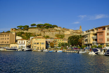 Italy, Tuscany, Castiglione della Pescaia, Old town and harbour - LBF02273