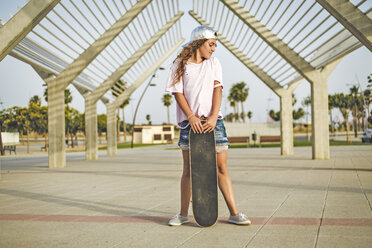 Mädchen mit Skateboard - ERRF00226