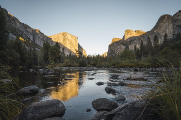 USA, Kalifornien, Yosemite-Nationalpark, Yosemite-Tal - KKAF03037