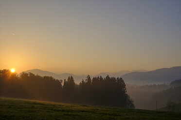 Germany, Upper Bavaria, Giesberg near Miesbach at sunrise - LBF02274