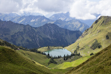 Deutschland, Bayern, Allgäuer Alpen, Nebelhorn und Seealpsee - WIF03688