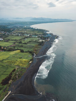 Indonesien, Bali, Luftaufnahme von Keramas Strand - KNTF02474