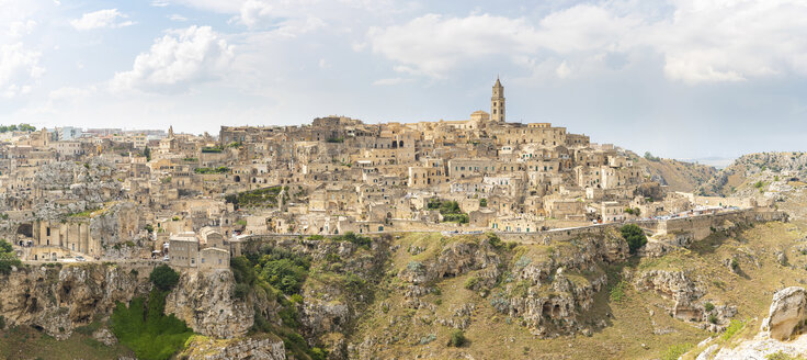 Italy, Basilicata, Matera, Townscape and historical cave dwelling, Sassi di Matera - WPEF01173