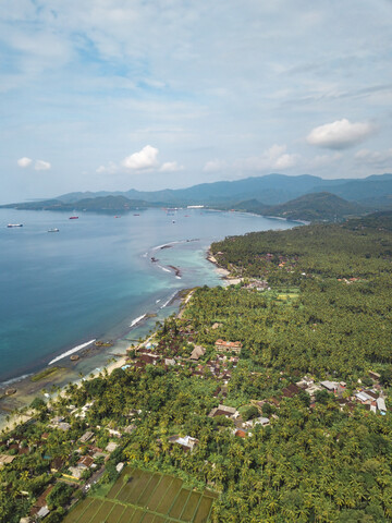 Indonesien, Bali, Luftaufnahme von Candidasa, lizenzfreies Stockfoto