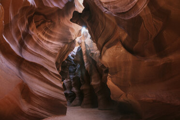 Idyllische Aussicht auf Felsformationen im Antelope Canyon - CAVF58617