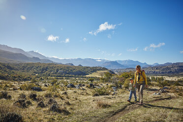 Chile, Cerro Castillo, mother with son on a hiking trip - SSCF00230