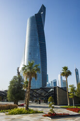 Arabien, Kuwait, Kuwait-Stadt, Al Shaheed Park und Al Hamra Tower - RUNF00344