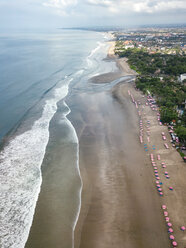 Indonesien, Bali, Semenyak, Luftaufnahme von Double-six beach - KNTF02493