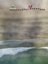 Bali, Kuta Beach, drei Sonnenschirme, Luftaufnahme - KNTF02512