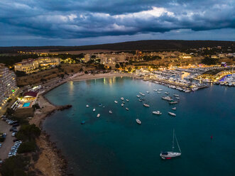 Mallorca, El Toro, Port Adriano zur blauen Stunde, Luftaufnahme - AMF06390