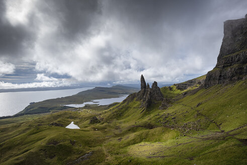 UK, Schottland, Innere Hebriden, Isle of Skye, Trotternish, Old Man of Storr - ELF01980