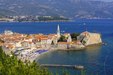 Montenegro, Adriaküste, Budva, Altstadt und Stadtstrand - SIE08192