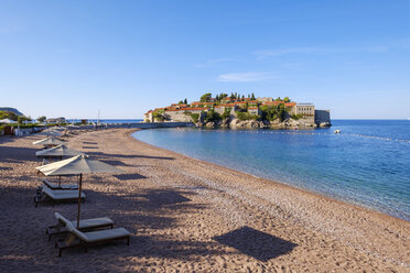 Montenegro, Adriaküste, Hotelinsel Sveti Stefan und Strand, bei Budva - SIEF08202