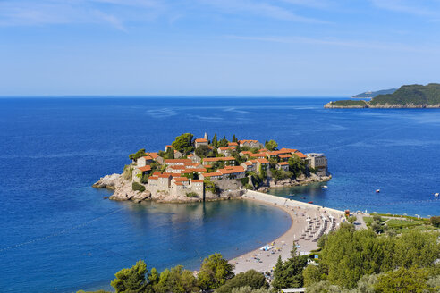 Montenegro, Adriaküste, Hotelinsel Sveti Stefan und Strand, bei Budva - SIEF08205