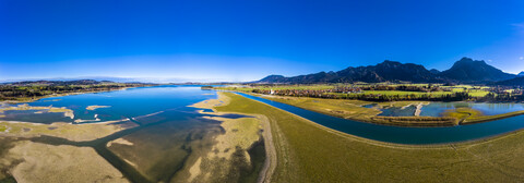 Deutschland, Bayern, Ostallgäu, Füssen, Schwangau, Forggensee, Niedrigwasserstand und Sandbänke, lizenzfreies Stockfoto