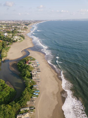 Indonesien, Bali, Luftaufnahme von Berawa Beach, lizenzfreies Stockfoto