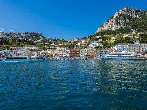 Italien, Kampanien, Golf von Neapel, Capri, Marina Grande, lizenzfreies Stockfoto