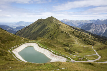 Germany, Bavaria, Allgaeu, Allgaeu Alps, View from mountain station Kanzelwand to mountain lake - WIF03694