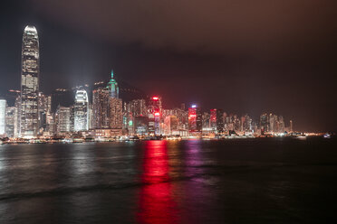 Hongkong, Tsim Sha Tsui, Stadtbild bei Nacht - DAWF00800