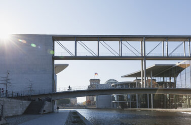 Deutschland, Berlin, Bezirk Mitte, Regierungsviertel, 'Band des Bundes', Brücke zwischen Ost und West, Paul-Loebe-Gebäude und Marie-Elisabeth-Lüders-Gebäude - GWF05697