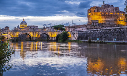 Italien, Rom, Ponte Sant'Angelo und Castel Sant'Angelo - HAMF00556