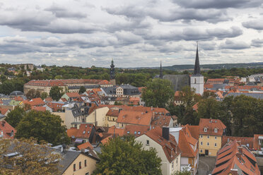 Deutschland, Weimar, Blick von der Jakobskirche auf das Stadtbild - KEBF01029