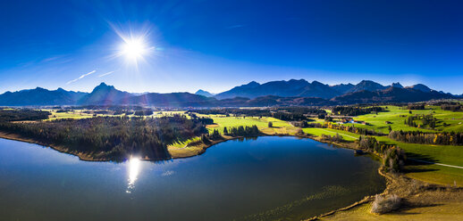 Deutschland, Bayern, Ostallgäu, Region Füssen, Hopfen am See, Luftbild vom Hopfensee - AMF06486