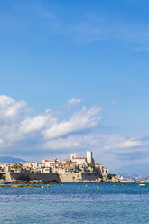 Frankreich, Provence-Alpes-Cote d'Azur, Antibes, Altstadt mit Chateau Grimaldi, Stadtmauer - WDF04967