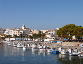 Spain, Mallorca, Cala Rajada, Fishing boats - WWF04566