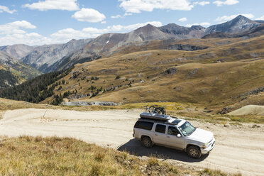 4x4-Autofahren bei Alpine Loop, Colorado, USA - AURF07909