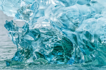 Nahaufnahme eines Eisbergs, Le Conte Bay, Alaska, USA - AURF07984