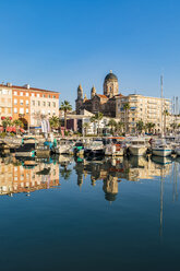 France, Provence-Alpes-Cote d'Azur, Saint-Raphael, harbour, Church San Rafeu - WD04993