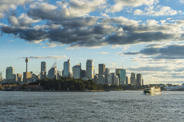 Australia, New South Wales, Sydney, Central Business district in the evening light - RUNF00519