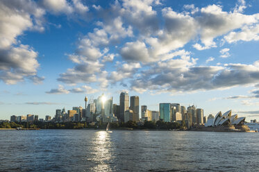 Australia, New South Wales, Sydney, Central Business district and Sydney Opera House - RUNF00523