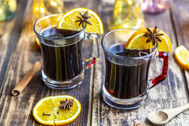 Homemade mulled beer, garnished with cinnamon and star anise - SARF04026