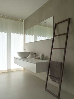 Badezimmer in einer modernen Villa - LAF02207