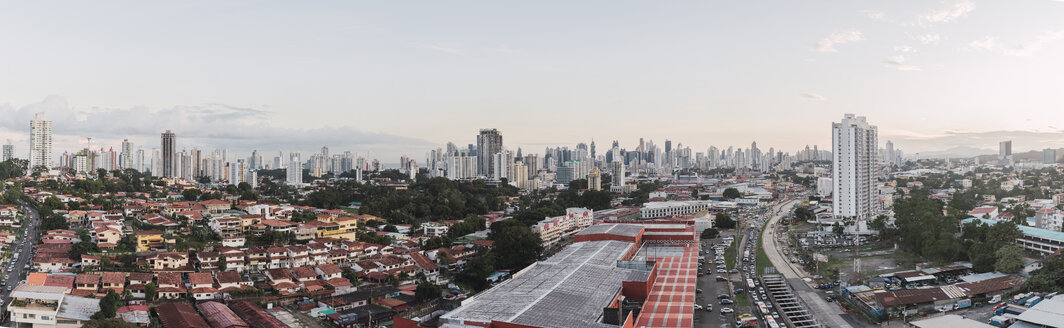 Panama, Panama-Stadt, Panoramablick auf die Stadt - KKAF03102